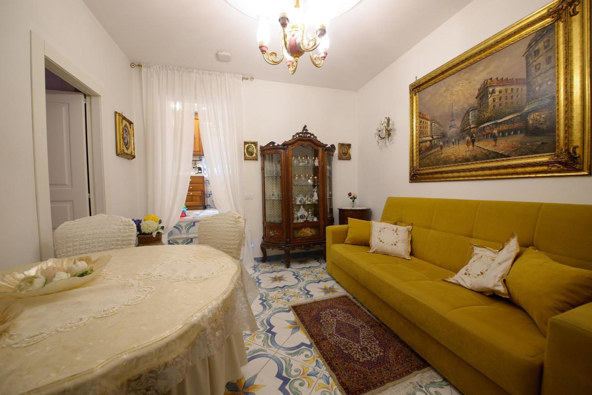 Giallo Napoletano Home Napoli Exterior foto