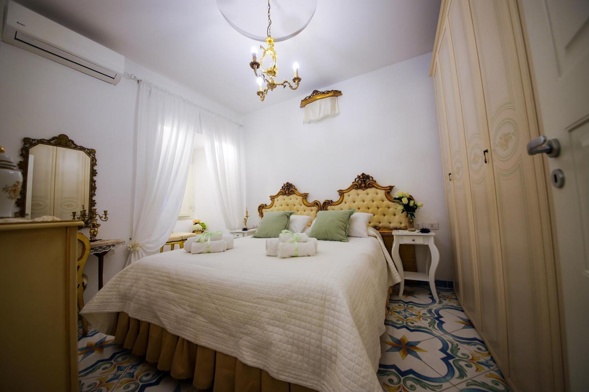 Giallo Napoletano Home Napoli Exterior foto