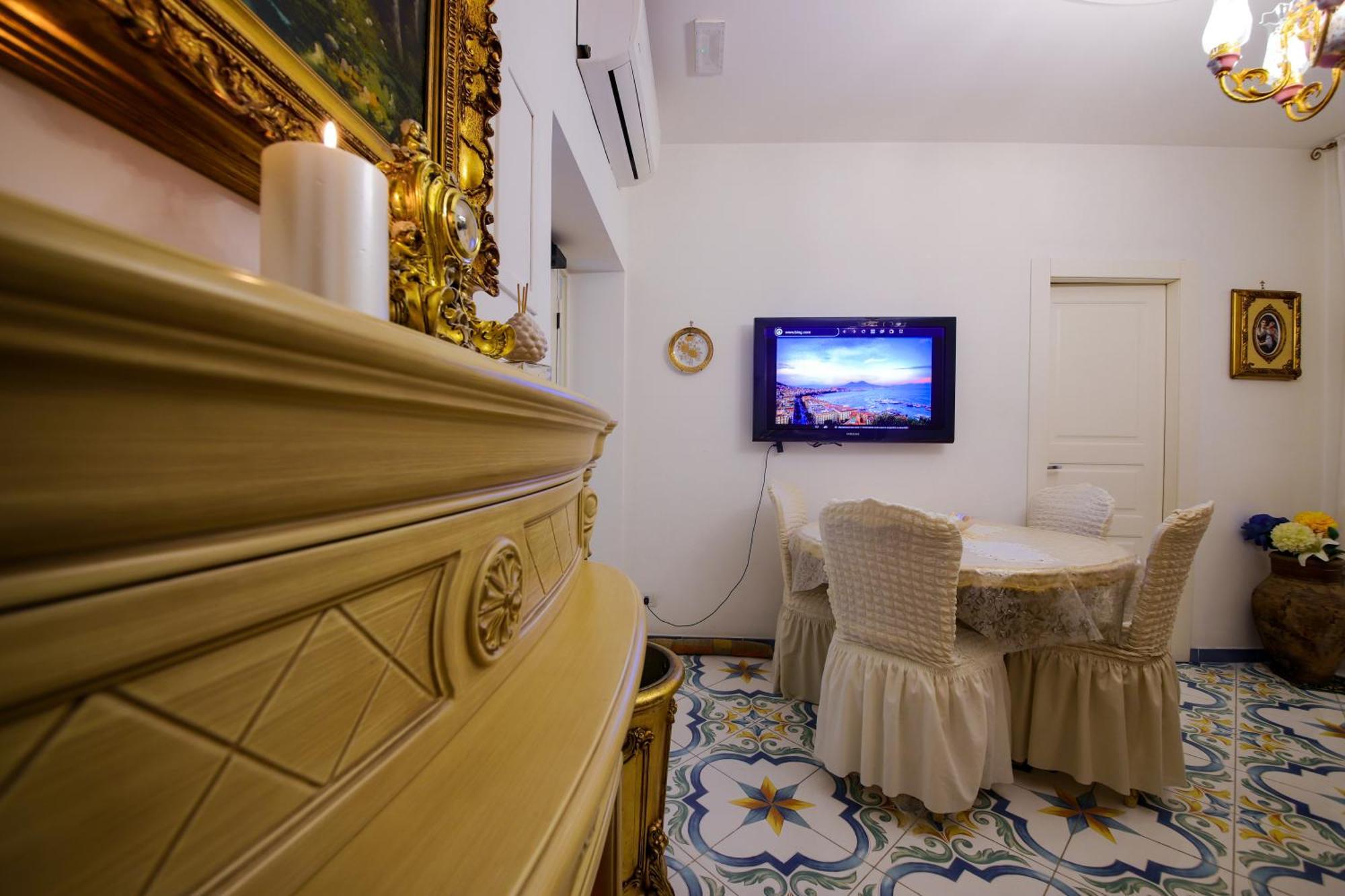 Giallo Napoletano Home Napoli Exterior foto