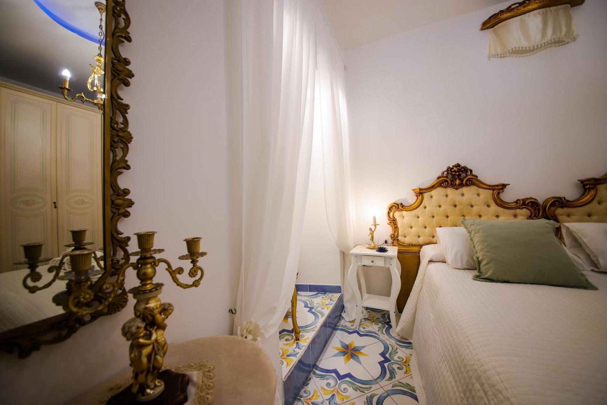 Giallo Napoletano Home Napoli Exterior foto