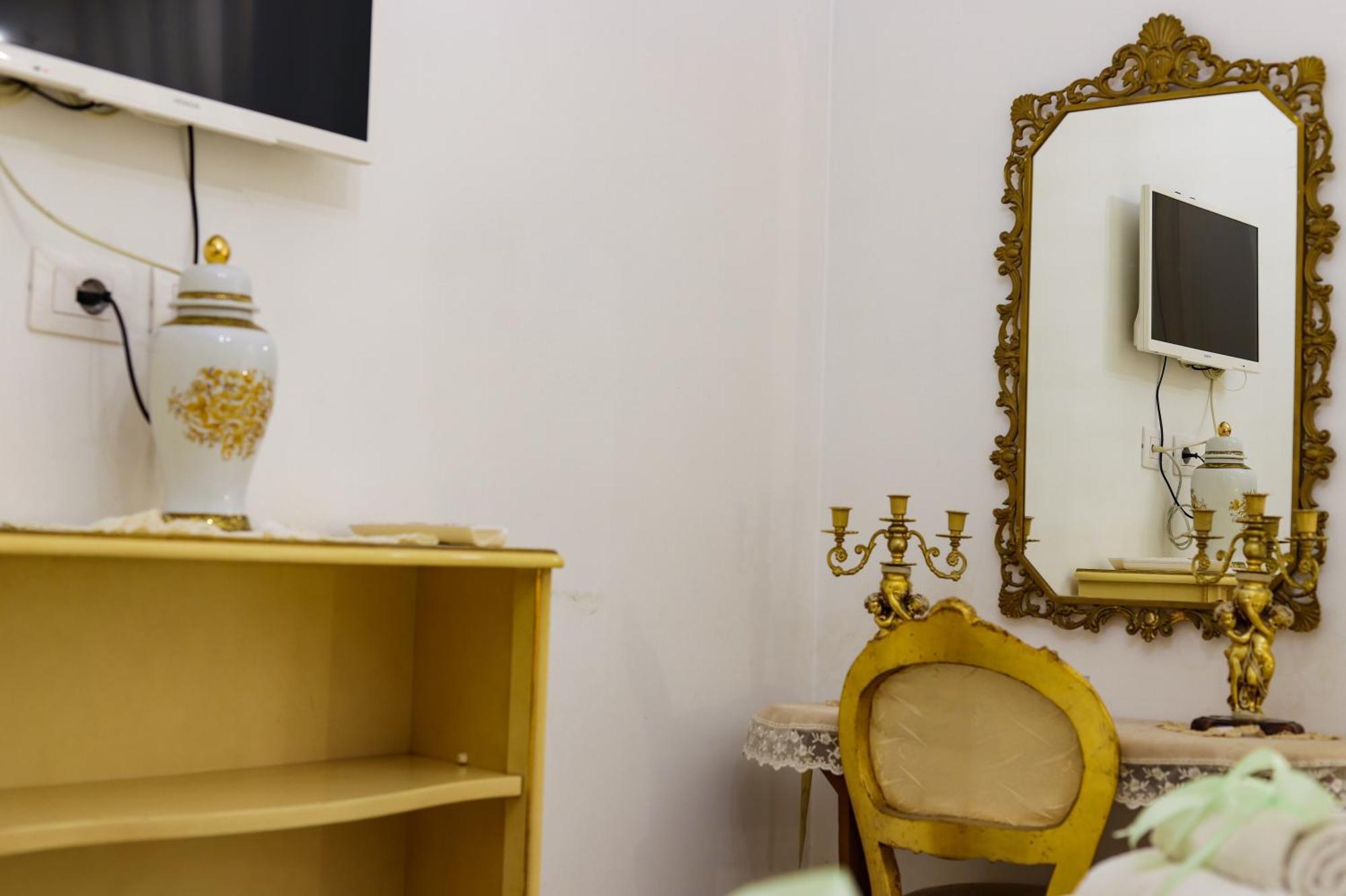 Giallo Napoletano Home Napoli Exterior foto